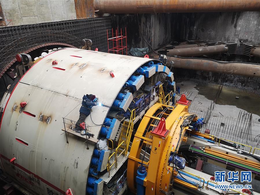（国际·图文互动）（3）通讯：“大国重器”亮相莫斯科——中国11米级大盾构机在俄始发记