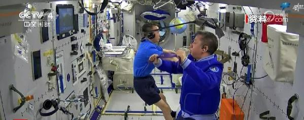 中国星辰丨服装、食品、饮用水......新一波“太空快递”即将发货