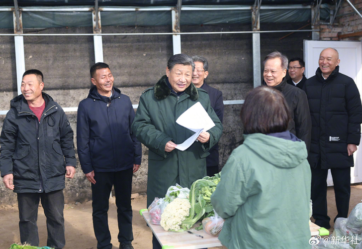 习近平春节前夕在天津看望慰问基层干部群众