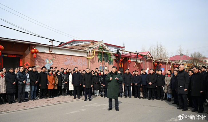 习近平春节前夕在天津看望慰问基层干部群众