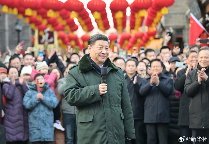 习近平春节前夕在天津看望慰问基层干部群众