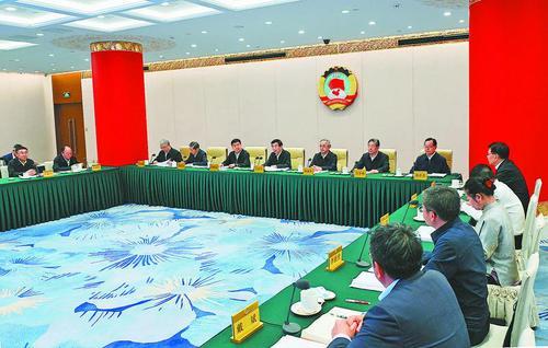 全国政协召开远程协商会 围绕“文旅融合促进各民族交往交流交融”协商议政 王沪宁主持 binary_middle